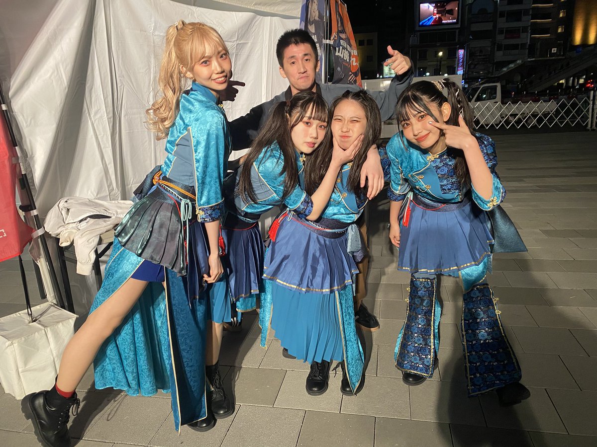 masato0527cha's tweet photo. はぁ、
今日も今日とて‼️楽しかった。

GWLIVE完走お疲れ様‼️
ゆっくり休んでな💜💙🧡❤️💚
次は10日‼️負けへんでぇー💜

#スマートオブジェクト
#スマオブ
#神楽りおな
#嗣宮ある
#七架はなび
#山桃れん https://t.co/xlTt93wmpA
