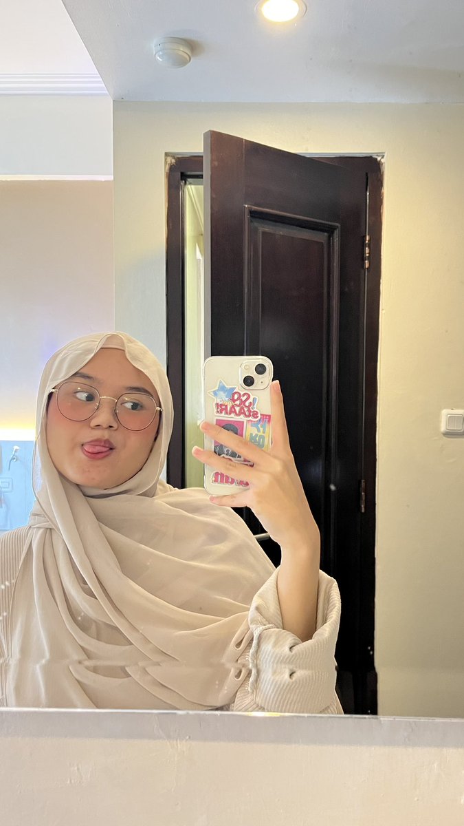 —— PAP bangun tidur 😴 vs udah siap banget pergi😎

#TMSD #TreasureMakerSelcaDay #TeumeSelcaDay #도영 #트레저 #DOYOUNG #ドヨン #TREASURE  <a href="/treasuremembers/">TREASURE</a>