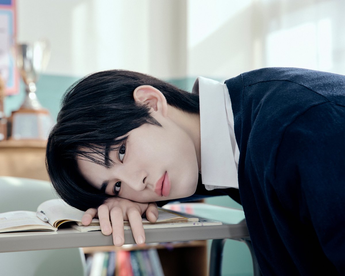 CONCEPT PHOTO 1. Class Time
이 순간을 간직해

KickFlip The 2nd Mini Album "Kick Out, Flip Now!"
2025. 5. 26 6PM(KST) Release!

Pre-save &amp; Pre-add : kickflip.lnk.to/KickOutFlipNow

#KickFlip #킥플립
#Kick_Out_Flip_Now
#민제 #Minje