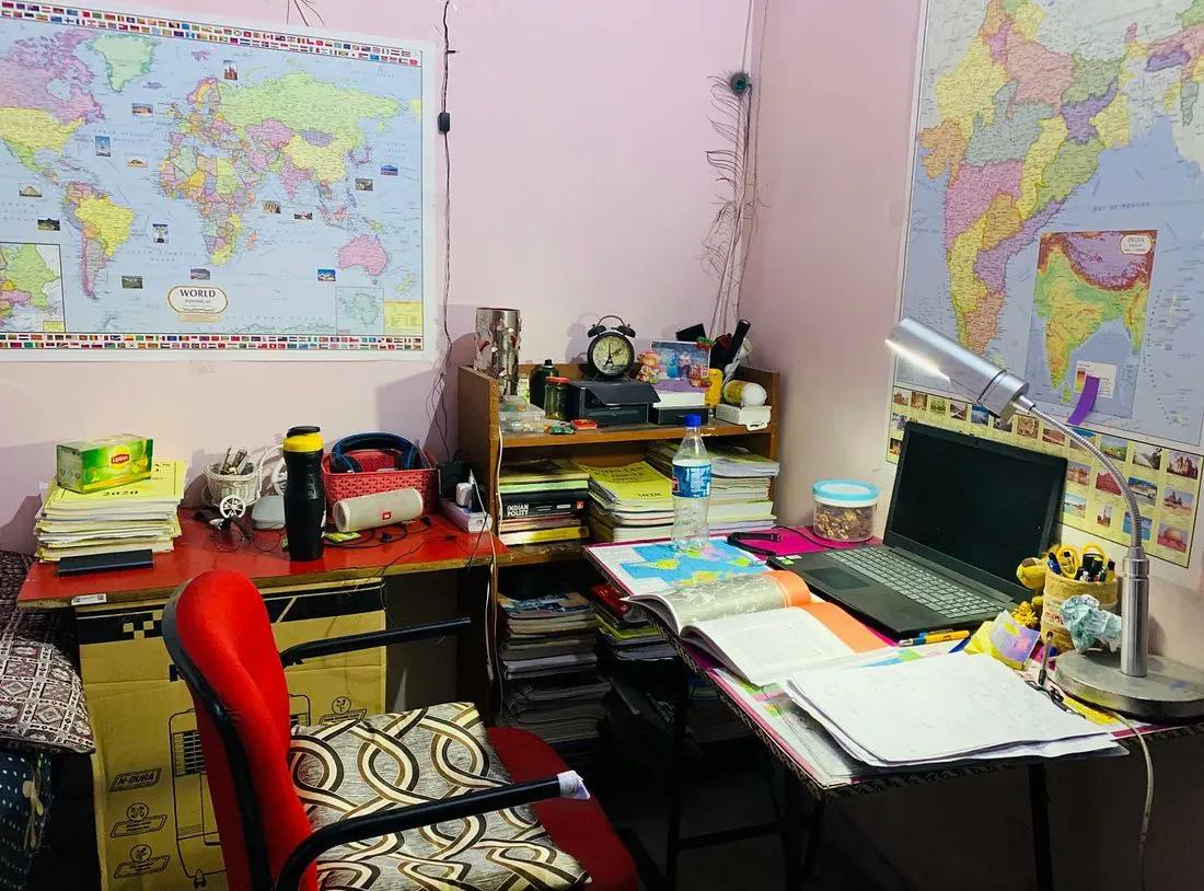 तीव्रता पर नहीं, बल्कि निरंतरता पर ध्यान दें,
प्रगति प्रतिदिन उपस्थित रहने से आती है..!!