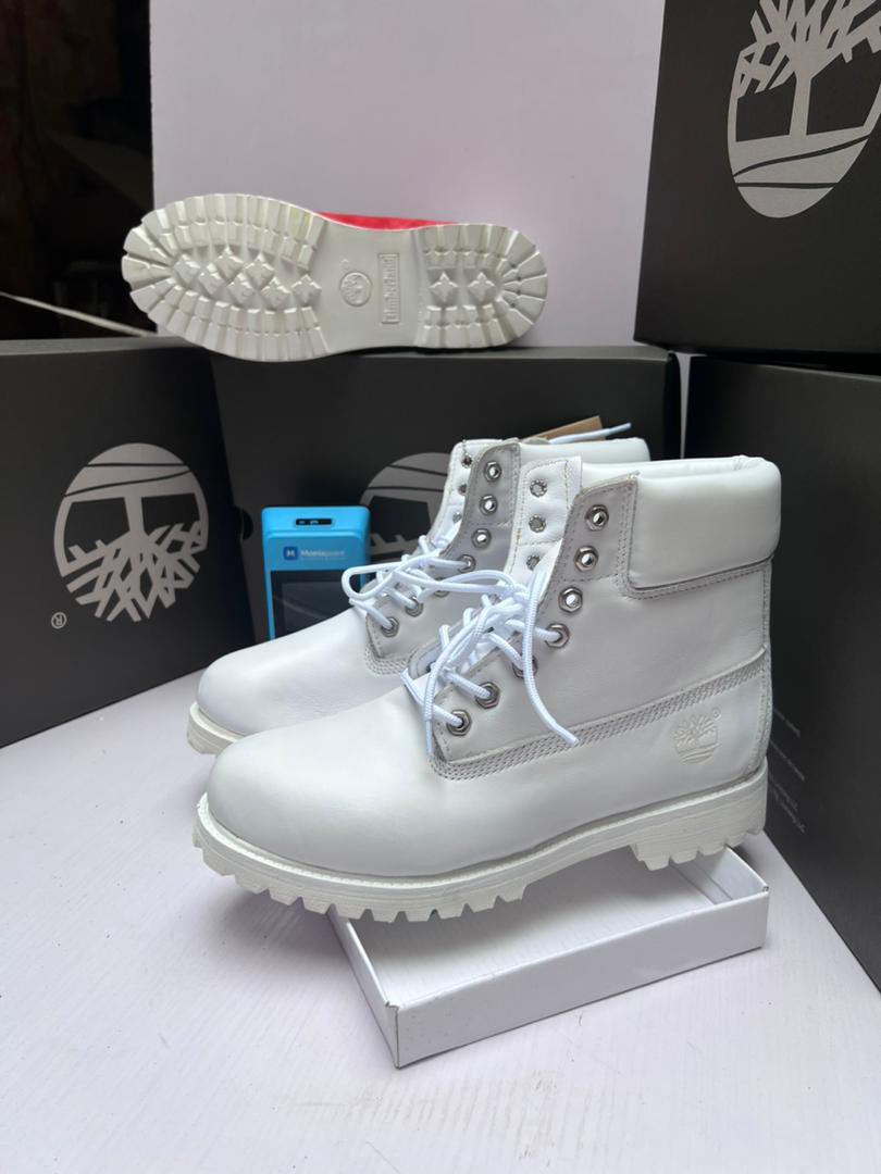 Tunmiiiiiiiii's tweet image. Buy shoes from me today 🥹
All available and affordable