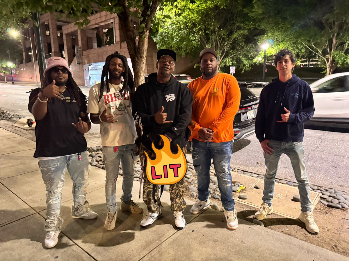 <a href="/darealBWEE/">IT'S B~WEE</a> <a href="/CeezHimself/">The Legend</a> <a href="/whiteybulger__/">mak</a> <a href="/MarcoDenelle/">Marco Denellé</a> all pulled up and BWee hit me quick cuz i outside lol dope night for sure