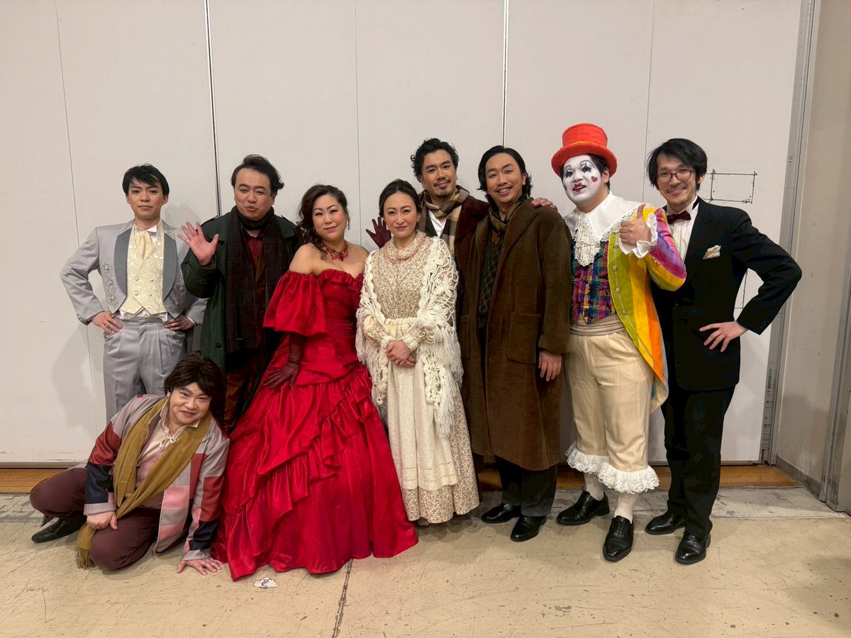 ゲイツオンボエーム終演しました✨キャストの皆様に恵まれ、幕が降りるまで全力で走り抜くことが出来ました。素晴らしきボヘミアン達でした！10年ぶりのボエームだったので、次もまた10年後かなぁ。。😫それは嫌！オファーお待ちしてます！！！