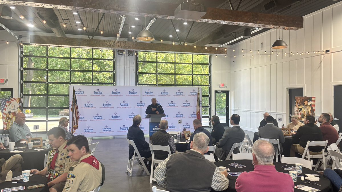 Murray State Football (@racersfootball) on Twitter photo 👏 A great morning with <a href="/WrightJody/">Jody Wright</a> speaking to the Boy Scouts in Madisonville, KY!
#GoRacers🏇 👏 A great morning with <a href="/WrightJody/">Jody Wright</a> speaking to the Boy Scouts in Madisonville, KY!
#GoRacers🏇