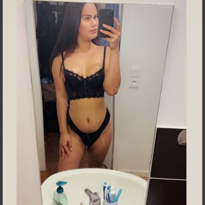 kiaraflore54151's tweet photo. #NouvellePhotoDeProfil https://t.co/dYdEqjA6gf