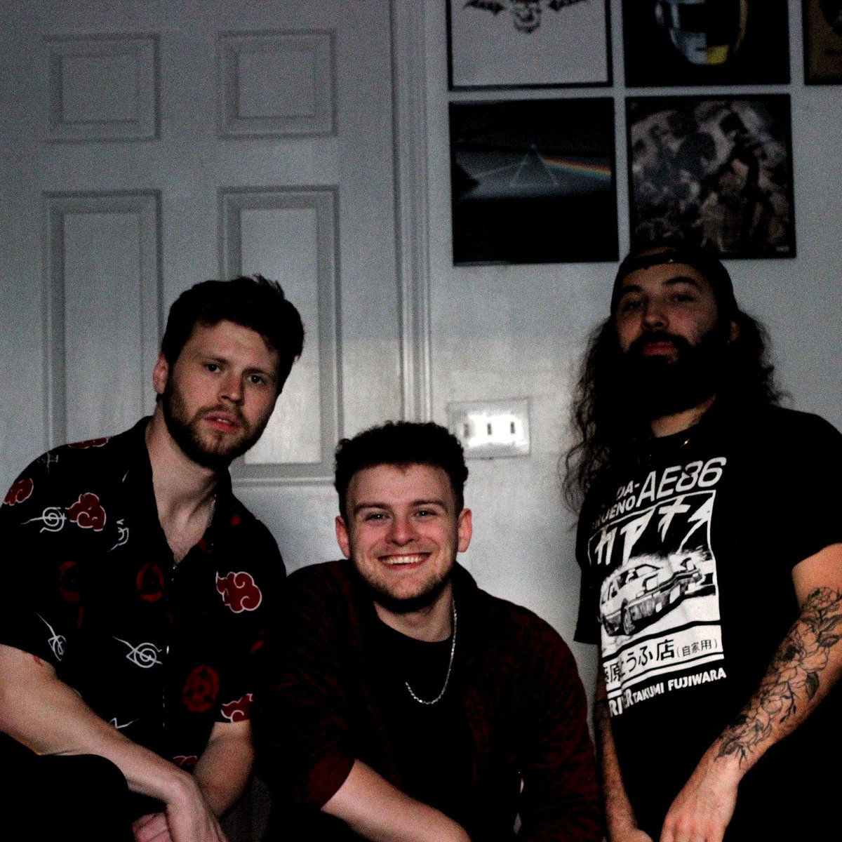 CabinColor's tweet image. New single Universe out now! Link in bio #cabincolor