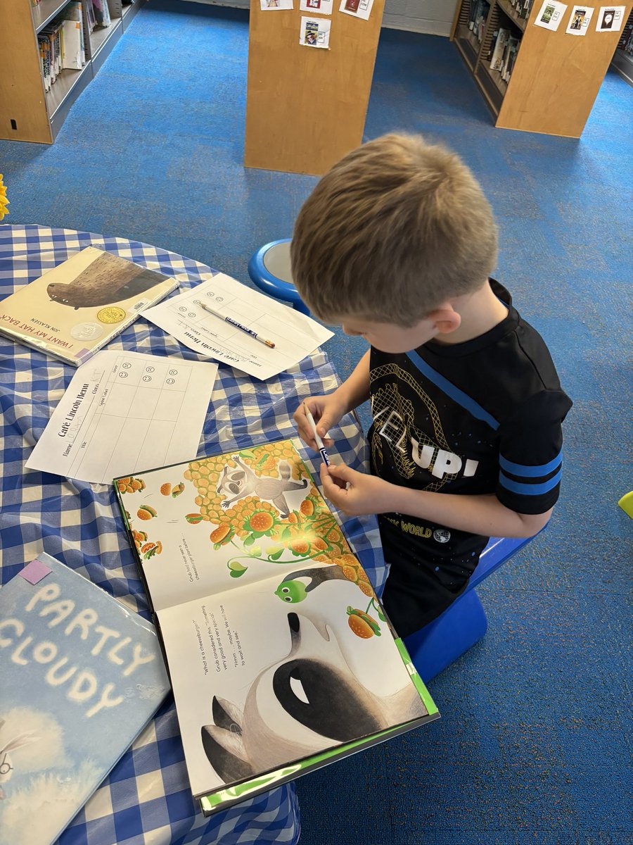 MrsHusstege's tweet image. There’s something so magical about kindergarten doing their first ever book tasting at Cafe @LincolnWPS