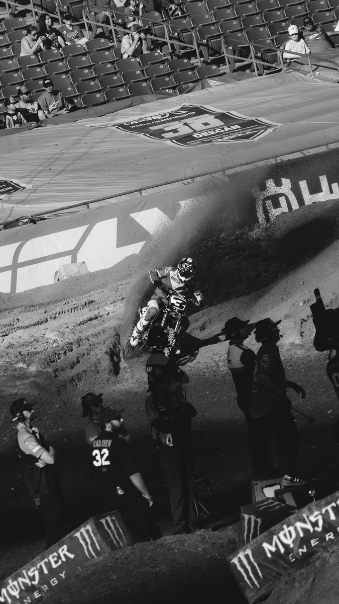 VelocityVisual_'s tweet image. 25' Pro Motocross Loading....