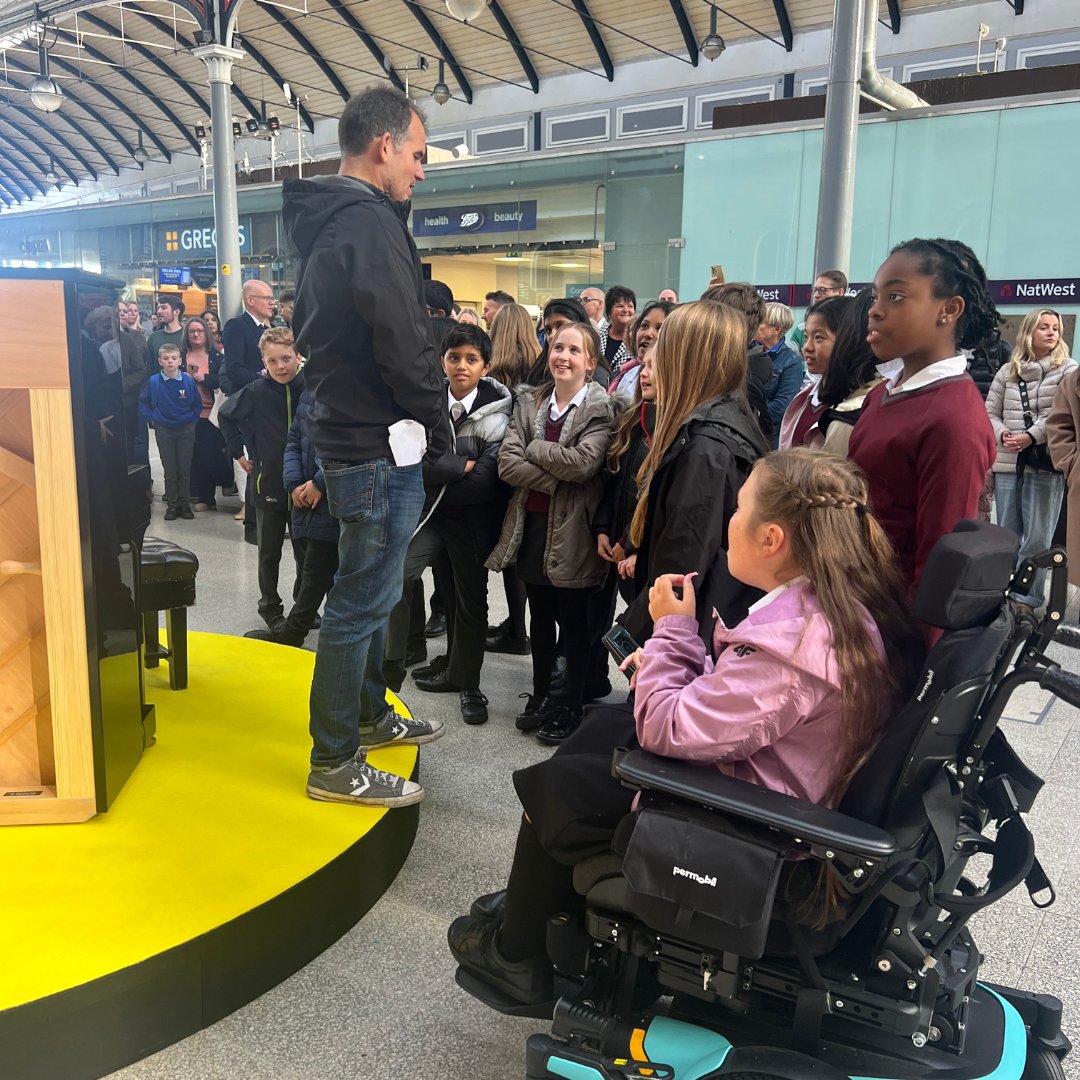 Here's a 'behind the scenes' peek at the filming for Channel 4's 'The Piano', featuring the incredible Mrs Clappison and talented RGS students performing live at Central Station. 🎹💫

Did you miss Sunday's episode? Click below👇
channel4.com/programmes/the…

#RGSMusic #WeAreRGS
