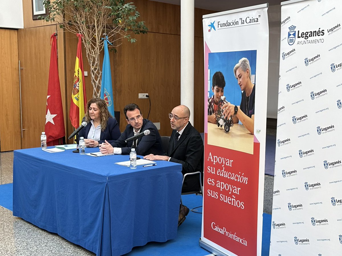 ➡️ El Ayuntamiento y <a href="/FundlaCaixa/">Fundación ”la Caixa”</a> renuevan su acuerdo CaixaProinfancia para luchar contra la pobreza infantil
👦🏻👧 Este programa ha llegado ya a 1.082 niños, niñas y adolescentes y a 465 familias de #Leganés
🎙️ “Gracias a este acuerdo se prestan ayudas a niños con necesidades de