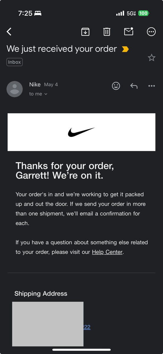 FashunMJR's tweet photo. @nikestore @NikeService @Nike HELP! How is this even a thing?! https://t.co/31WoKLvIKC