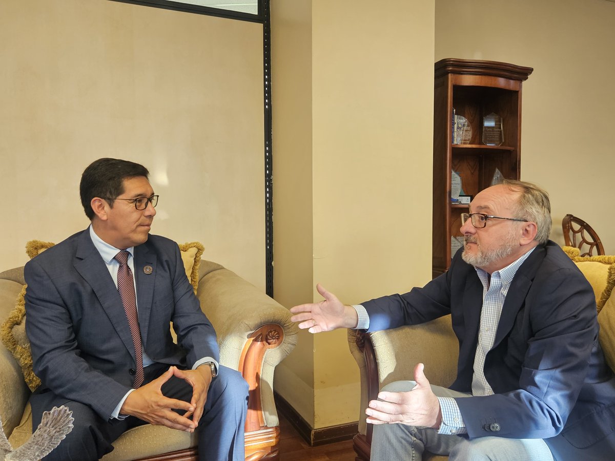 VISITA PROTOCOLARIA | 🤝

El Dr. Nicolay Samaniego, <a href="/NicolayRector/">Nicolay Samaniego</a>, de la <a href="/Unach_ec/">Unach</a>, recibió a los representantes de <a href="/UNIRuniversidad/">Universidad Internacional de La Rioja (UNIR)</a>, Dr. <a href="/HerreraGomez66/">Manuel Herrera Gomez</a> y el Msc. <a href="/jorgeloayza25/">Jorge Loayza</a>, para retomar acciones de cooperación interuniversitaria.  

👥Como resultado de este encuentro,