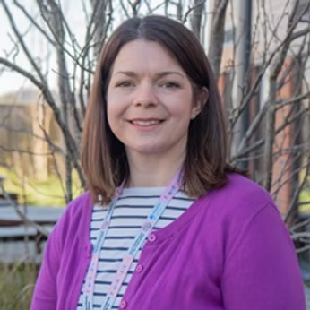 Health Research | Southampton (@uhsftresearch) on Twitter photo Meet Donna Austin <a href="/donnaaust1n/">Donna Austin</a> at <a href="/UHS_PICResearch/">PICU Southampton Research</a>, who cares for children in our intensive care unit.
She's working with families whose children have complex health needs.
Through the <a href="/UHSFT/">University Hospital Southampton π</a> Research Leaders Programme, she aims to improve their care π
soar-southampton.org/rlp-cohort-5/d⦠Meet Donna Austin <a href="/donnaaust1n/">Donna Austin</a> at <a href="/UHS_PICResearch/">PICU Southampton Research</a>, who cares for children in our intensive care unit.
She's working with families whose children have complex health needs.
Through the <a href="/UHSFT/">University Hospital Southampton π</a> Research Leaders Programme, she aims to improve their care π
soar-southampton.org/rlp-cohort-5/dβ¦
