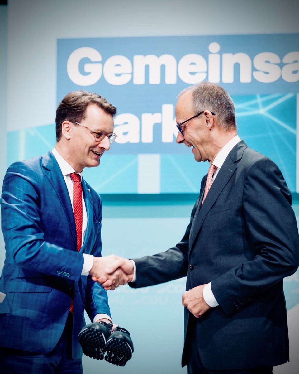 Hendrik Wüst (@hendrikwuest) on Twitter photo Herzlichen Glückwunsch <a href="/_FriedrichMerz/">Friedrich Merz</a> zur Wahl zum Bundeskanzler! Mit ihm kommt der zweite Kanzler aus Nordrhein-Westfalen – und einer, der für den Politikwechsel steht, den Deutschland braucht. Ich freue mich auf die gemeinsame Arbeit für unser Land. Herzlichen Glückwunsch <a href="/_FriedrichMerz/">Friedrich Merz</a> zur Wahl zum Bundeskanzler! Mit ihm kommt der zweite Kanzler aus Nordrhein-Westfalen – und einer, der für den Politikwechsel steht, den Deutschland braucht. Ich freue mich auf die gemeinsame Arbeit für unser Land.