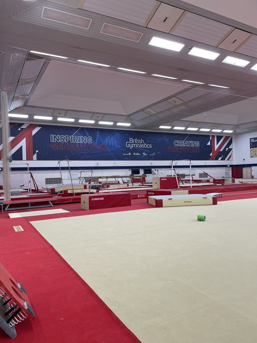 Ellie Mayhew tweet media