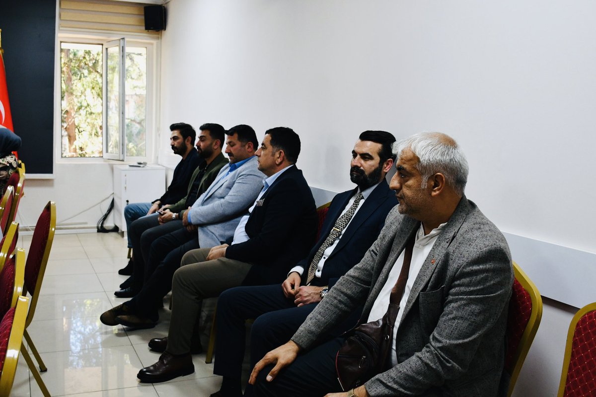 EyyubiyeAkParti's tweet photo. İlçe Başkanımız Süleyman Elgün Başkanlığında, İlçe Koordinatörümüz Serkan Kırmızı’nın katılımıyla;

📌 Haftalık ilçe yönetim kurulu toplantımızı gerçekleştirdik. 

Alınan kararların ilçemize hayırlı olmasını diliyoruz.

#SevdamızEyyübiye https://t.co/j3O0L3Ts9f