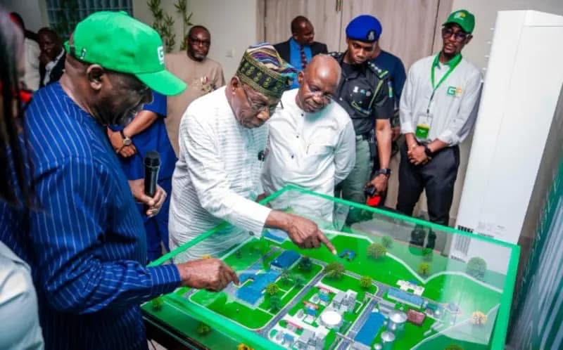 JUST IN: Obasanjo Commissions New 30 MVA Substation in Abia State.

Governor Alex Otti says his administration is set to acquire the Umuahia ring-fenced network from EEDC in order to provide 24-hour steady power supply to the remaining eight LGAs not covered by Geometric Power.