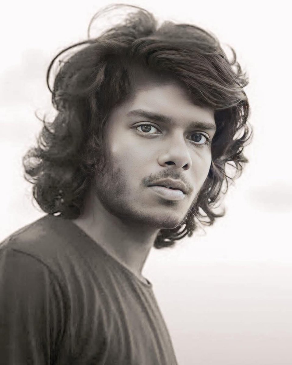 Hari Hari 
തും പിയോ തോ ഗംഗ ജൽ ഹെ യെ..
ഹം അഗർ പിയെ തോ ഹെ ഷാറാബ്...
പാനി ജെയ്സ ഹെ ഹമാര കൂൻ. ...
ഓർ  തുമ്ഹാര കൂൻ ഹെ ഗുലാബ്. ...
ലഗാവോ ഗഹൂട്ട് തുമ്പി പ്യാർ  സെ. ..
മെരി തരാ പിയോ ഓർ ജിയോ. ...🥂
😂😂😂😂 🍻