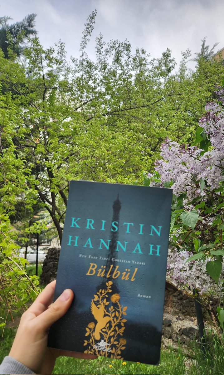 Önemli olan kaybettiklerim değil, hatıralarım. Yaralar iyileşir. Sevgi yaşar. Biz kalırız.
– Kristin Hannah, Bülbül

#Bülbül #KristinHannah #KitapAlıntısı #KitapÖnerisi #OkudumBitti