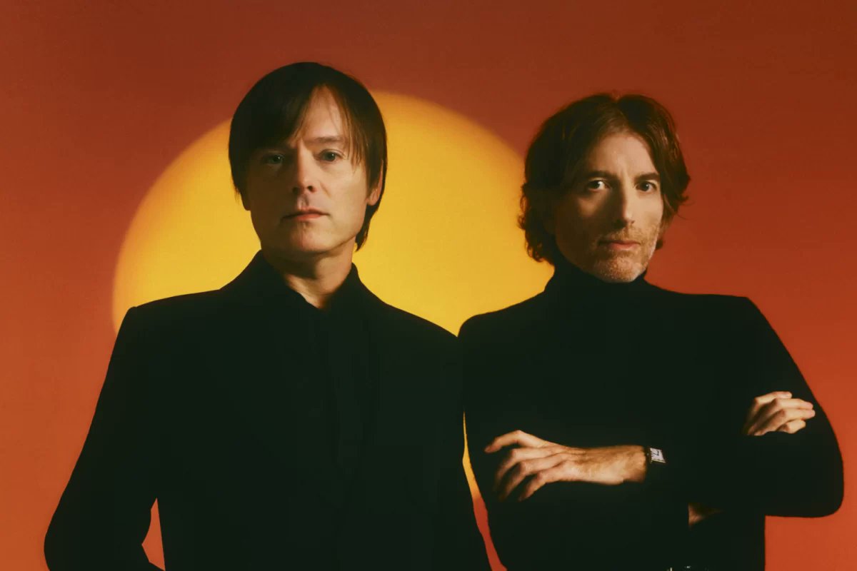 O duo francês Air comemora os 25 anos do icônico 'Moon Safari' no C6 Fest, dia 24 de maio, no Parque Ibirapuera. Vem entender por que esse show é imperdível: 🧵