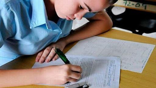 YanaySotolongo's tweet photo. ✍️A partir de hoy, exámenes de ingreso a la Educación Superior.Los exámenes de ingreso a la Educación Superior comienzaron hoy en todo el país con la asignatura de Matemática, y continuarán el 9 y el 13 de mayo para Español e Historia de Cuba, respectivamente. https://t.co/YNA5PUMZcI