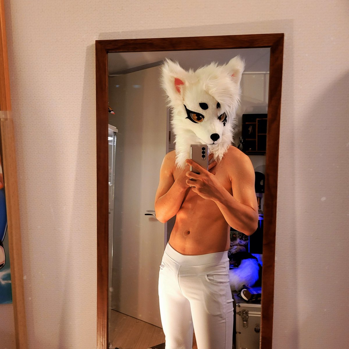 목걸이는 끼던걸 껴야겠네