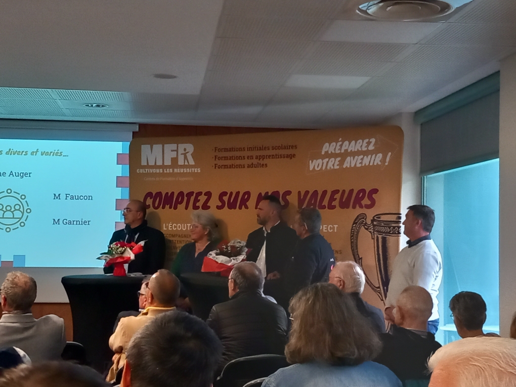 👏Très belle Assemblée Générale de la MFR Départementale de la Mayenne hier soir !
Le grand thème de la soirée : "L'ENGAGEMENT", avec des témoignages encourageant et inspirant.

Pour découvrir ou redécouvrir le réseau des MFR de la Mayenne, rendez-vous sur mfr53.org/web/