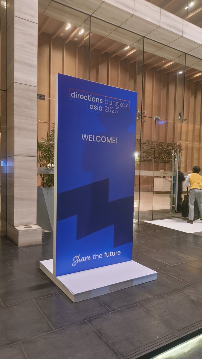 Rinatamu_ITDR's tweet photo. 朝来た時はまだ設営中だったけど、きちんとイベントパネル設営されてた！
#DIRECTIONSASIA 2025 明日からよー😆✨ https://t.co/kplA05421Q