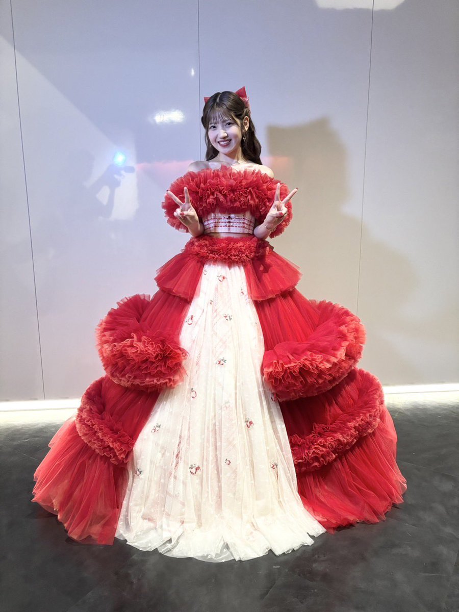 AKB48 村山彩希 卒業ドレス シュシュ 赤リボンver AKB48 村山彩希 卒業ドレス シュシュ 赤リボンver（村山彩希卒業