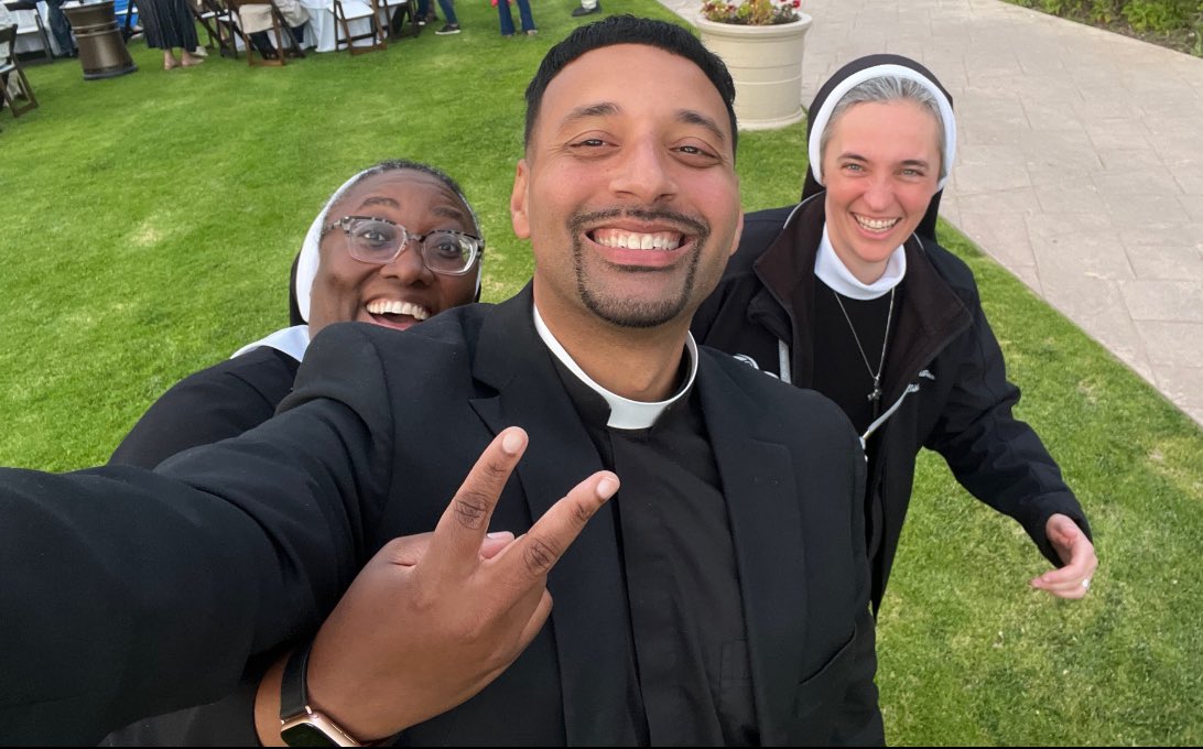 They laugh, pray, serve, and sing (sometimes off-key… no shade). Their contagious joy stems from their deeply rooted relationship with Jesus Christ. These nuns aren’t from Sister Act, but spending time with them always brings about a Happy Day! #SisrersoftheHolyFamilyofNazareth
