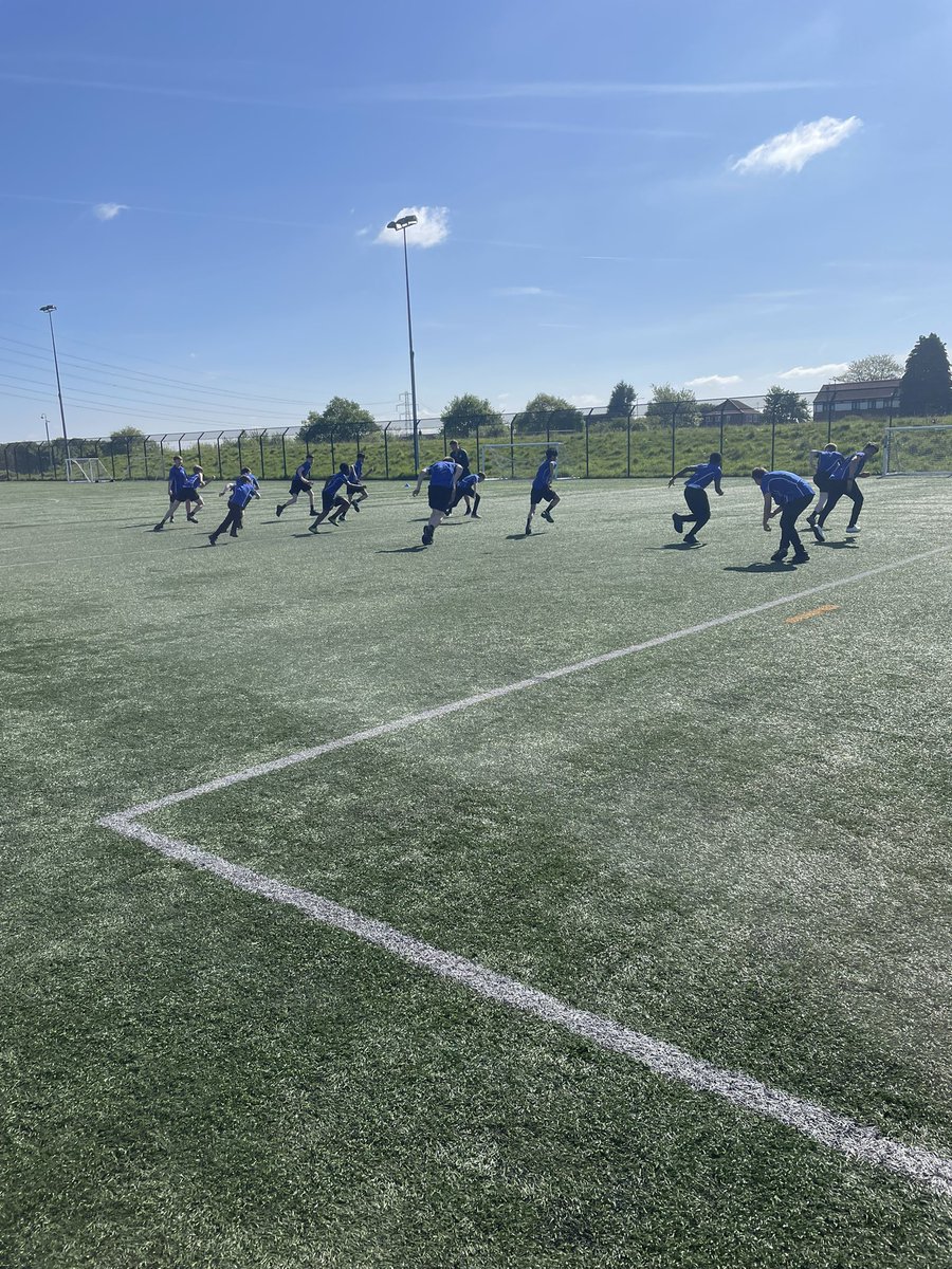Out in the sunshine practicing for our sports day in July. Some excellent skills and techniques shown today in shot put, cricket and rugby. 💪🏏🏈☀️