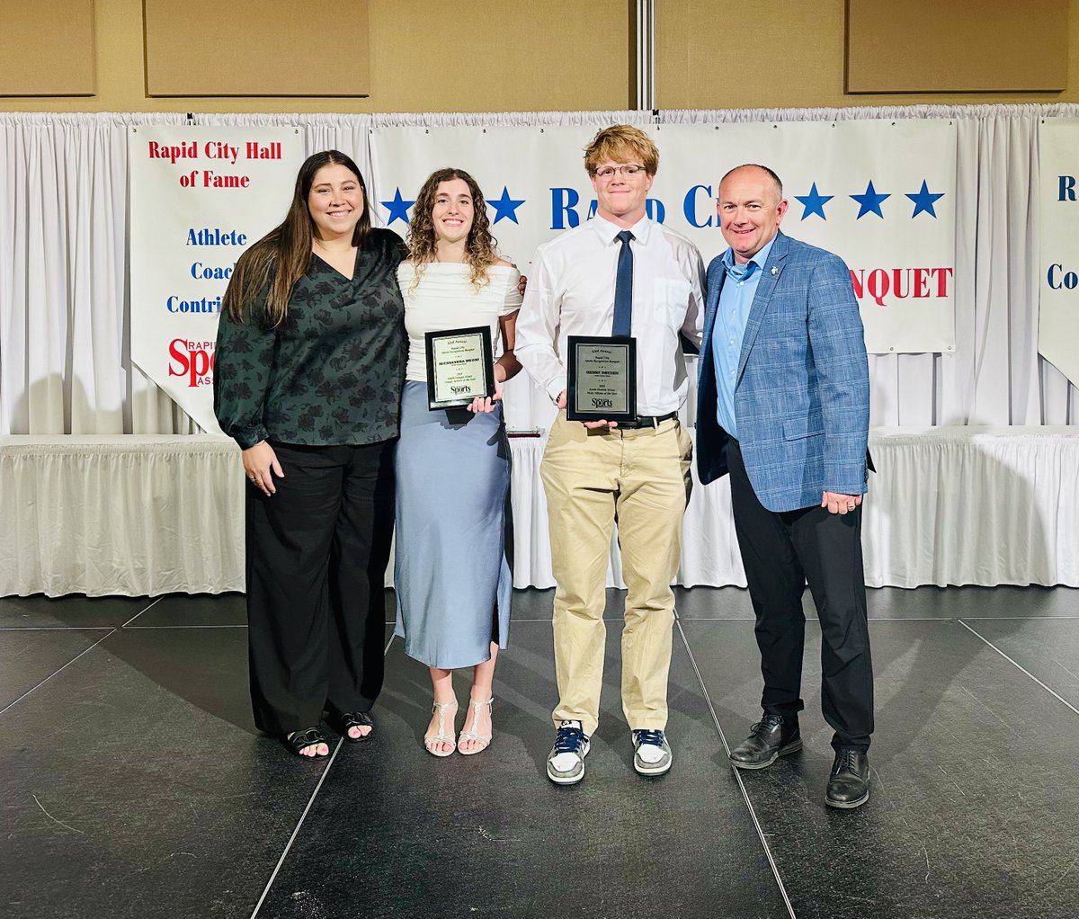 GoHardrockers's tweet image. Thank you Rapid City Sports Association for a great night celebrating our sports community! A special shout out to Hardrocker alumni @jakebsullivan for his induction into the RC Hall of Fame, and Alessandra Meoni and Henry Dryden: Hardrocker Athletes of the Year! #TheHardrockLife