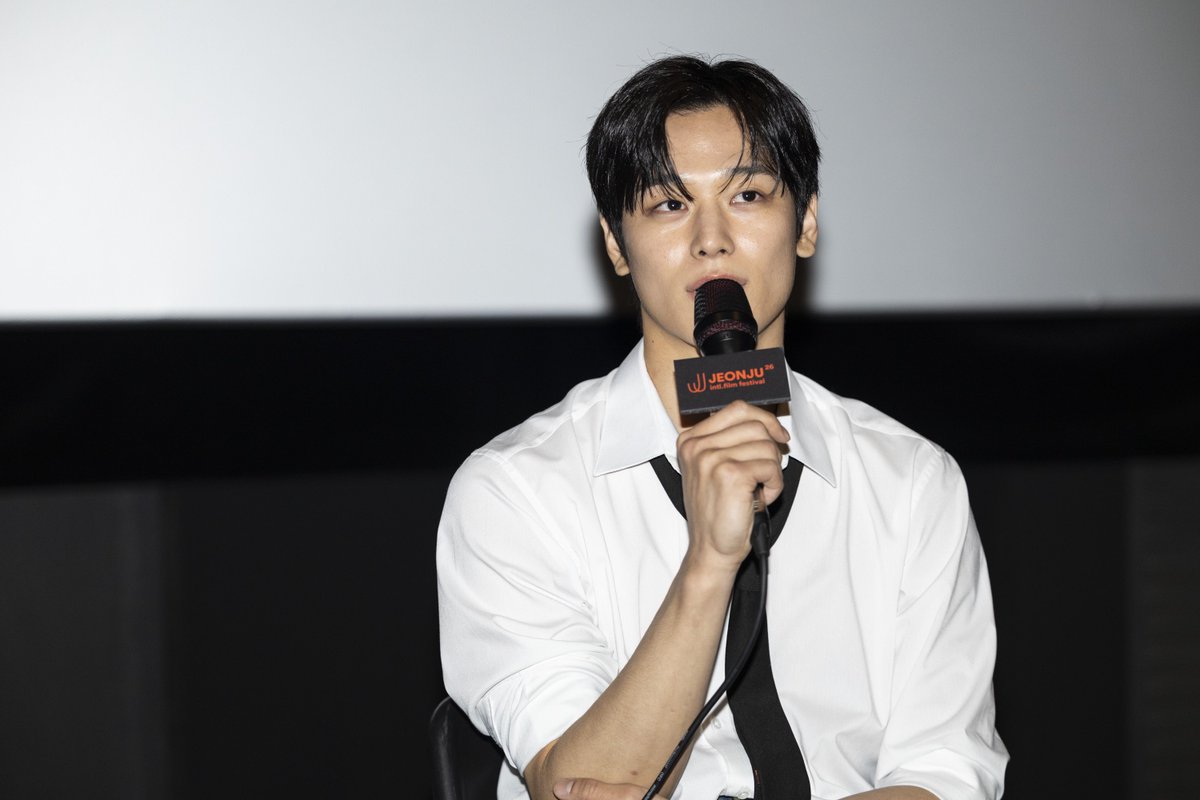 juyeonleepics's tweet photo. Official photos of Juyeon at the movie premier of 'YOUNGYOUNG' 🎬

#주연 #더보이즈 https://t.co/uvwkJcjcej
