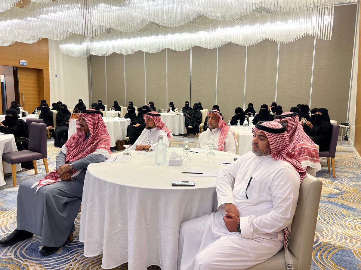 يحدث الآن 

بتغطية إعلامية من صحيفة مجد الوطن 
مالكة مركز كيان الجنوب للتدريب والمدربة المتألقة / ريناده المطوع في جلسة حوارية عنوانها " بداية مختلفة " في فندق نوفوتيل جازان تحاورها الكاتبة المتميزة والإعلامية المتألقة / سعاد عسيري 
 وسط حضور عدد من، الادباء ،