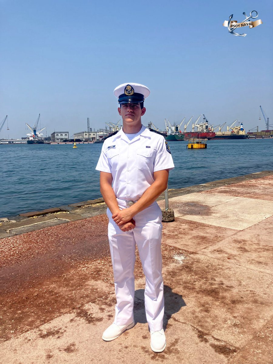 SEMAR_mx's tweet photo. Con la mirada firme y portando orgullosamente el uniforme, nuestros #Alumnos reflejan su  compromiso, disciplina y #Honor de pertenecer a una Marina hecha a la medida de México.

#CEFCAM
#EducaciónNaval
#ValoresNavales https://t.co/kcRluCZtyk