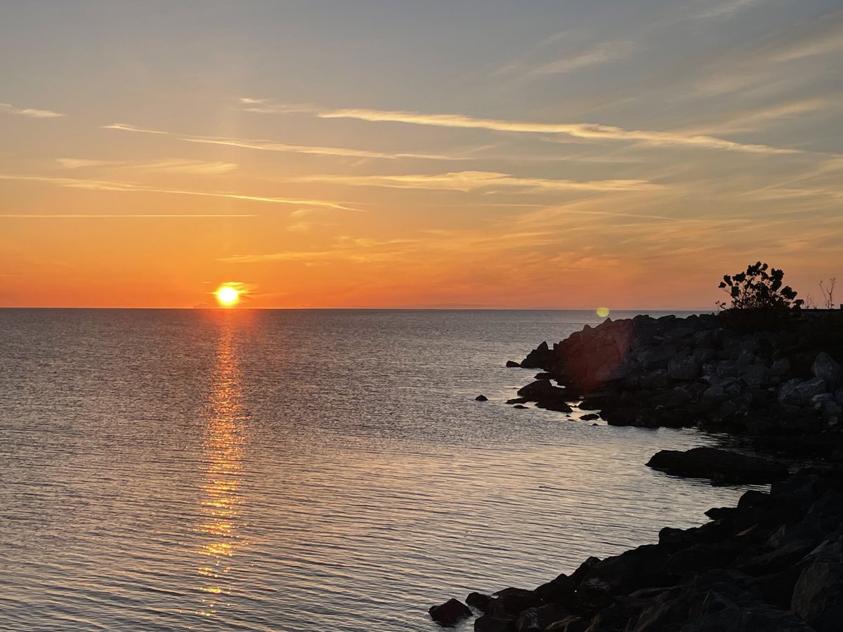 Sunrise in Glenarm this morning. ⁦<a href="/WeatherCee/">Cecilia Daly</a>⁩ ⁦<a href="/bbcniweather/">BBC NI Weather</a>⁩ ⁦<a href="/WeatherAisling/">Aisling Creevey</a>⁩ ⁦<a href="/BBCWthrWatchers/">BBC Weather Watchers</a>⁩ ⁦<a href="/Louise_utv/">Louise Small</a>⁩