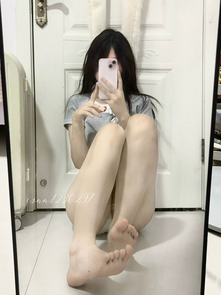 谁点的裸足🖕🏻
#玉足 #裸足 #恋足癖