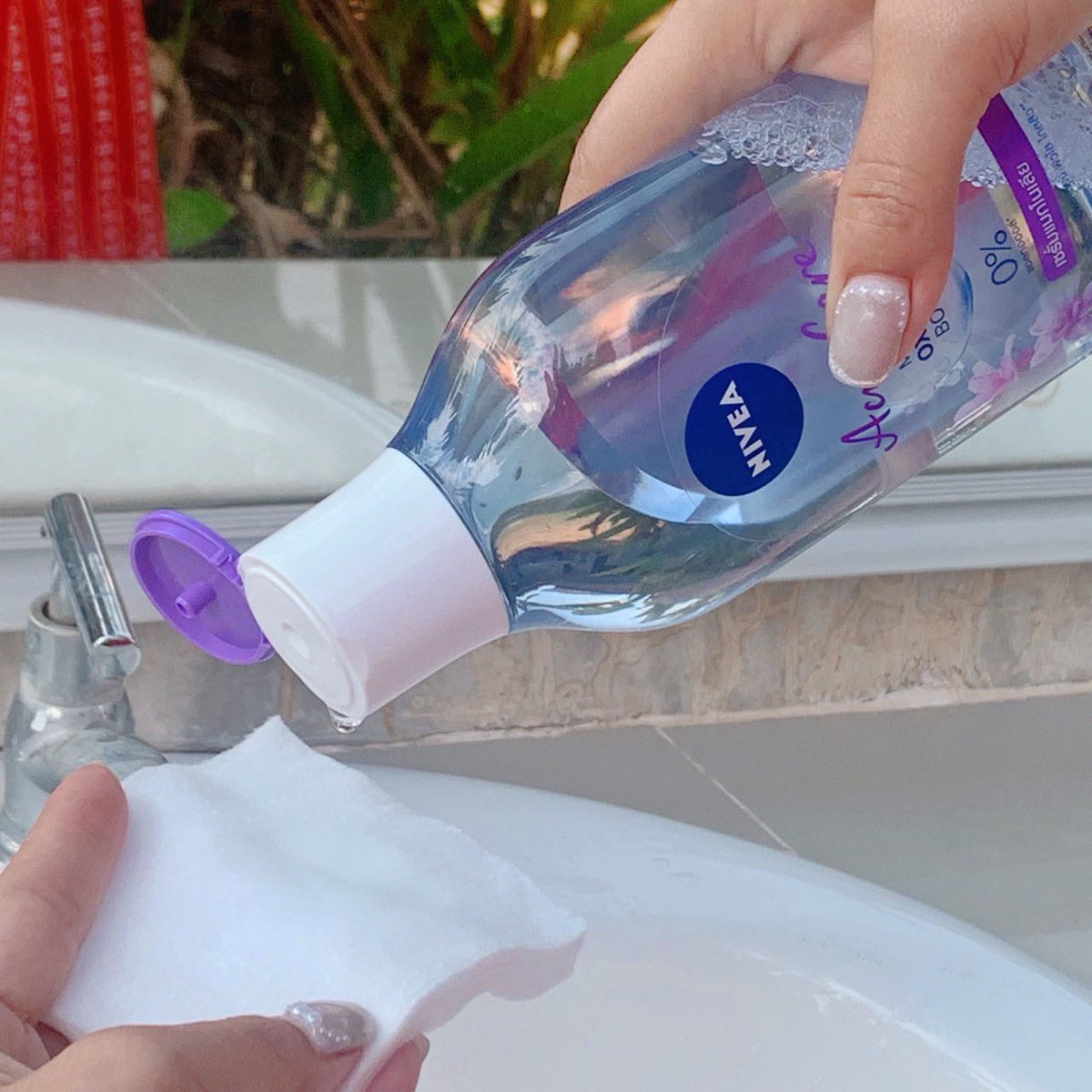 p_patchada's tweet image. โครตจะดีย์ โครตจะจึ้ง นีเวีย แอคเน่ แคร์ ไมเซล่า คลีนซิ่งที่ช่วยดูดจับสิ่งสกปรก เมคอัพได้หมดเกลี้ยง แถมยังลดการเกิดสิว ช่วยเติมความชุ่มชื้นให้ผิว แค่เช็ดก็ได้ทั้งทำความสะอาดผิวหน้าและบำรุงในครั้งเดียว พักหน้าง่ายๆได้ทุกวัน #ใช้เองรีวิวจริง #ถูกและดี