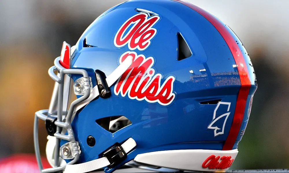 Thanks to <a href="/CoachJoeCox/">Joe Cox</a> and <a href="/OleMissFB/">Ole Miss Football</a> for coming by and talking about our players today!

#RecruitTheStorm