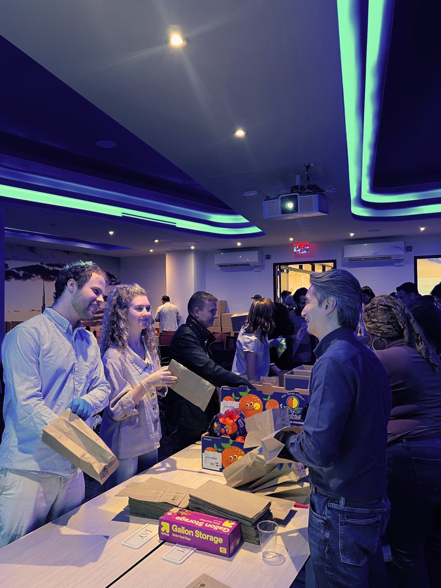 Sharebite's tweet photo. A huge shoutout to everyone who joined us last week in #NYC for Feeding Conversations: A Fireside Chat & Volunteer Event! 🌟 Together, the group assembled thousands of snack packs for NYC children in need. 

This wouldn’t have been possible without our volunteers, our incredible partner, @CityHarvest, and our generous sponsors, @gable_inc, @CorpEssTweets, @TonysChocoUS, and @JaySuites.

As our fantastic speakers discussed on their panel, #corporateresponsibility has a powerful, multifaceted impact: It boosts genuine employee engagement and fosters connection in the workplace, all while making a real difference outside of it.

We hope to see you at the next one! ❤️