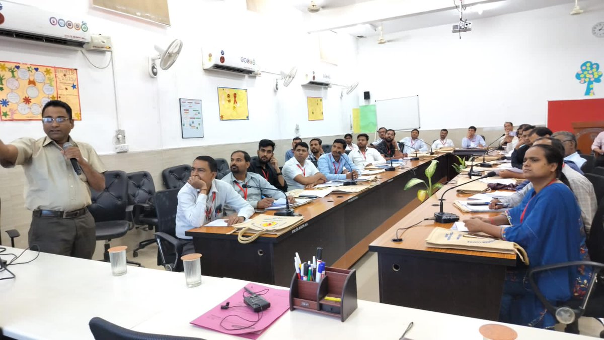 stdc.up.agra (@stdcup) on Twitter photo <a href="/StdcUp/">stdc.up.agra</a> - Two days (05- 06 May 2025) First batch of STSs & STLSs for BPaLM regimen successfully completed today in presence of Dir STDC Dr.Sanjeev Lawaniya, Joint Dir Dr.B.Bajaj & Training I/c Dr.Anurag Srivastava. <a href="/TbDivision/">Central TB Division | #TBMuktBharat</a> <a href="/TBHDJ/">TB Harega Desh Jeetega</a> <a href="/ntep_UP/">TB Mukt Bharat- Uttar Pradesh</a> <a href="/StdcUp/">stdc.up.agra</a> - Two days (05- 06 May 2025) First batch of STSs & STLSs for BPaLM regimen successfully completed today in presence of Dir STDC Dr.Sanjeev Lawaniya, Joint Dir Dr.B.Bajaj & Training I/c Dr.Anurag Srivastava. <a href="/TbDivision/">Central TB Division | #TBMuktBharat</a> <a href="/TBHDJ/">TB Harega Desh Jeetega</a> <a href="/ntep_UP/">TB Mukt Bharat- Uttar Pradesh</a>
