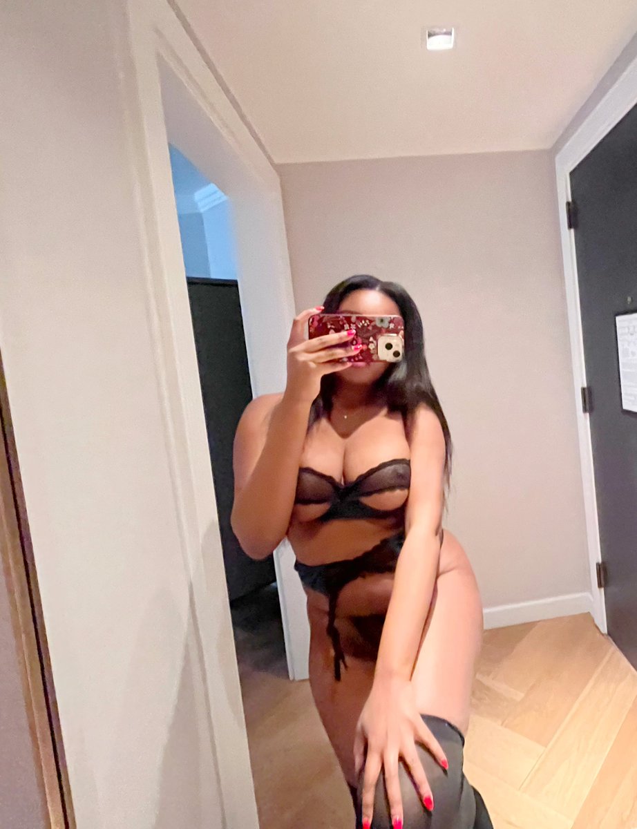 Good morning pookies 🌞
I cleaned up, added new content, lowered my subscription, and more on OF. Adding more today and currently in Philly.