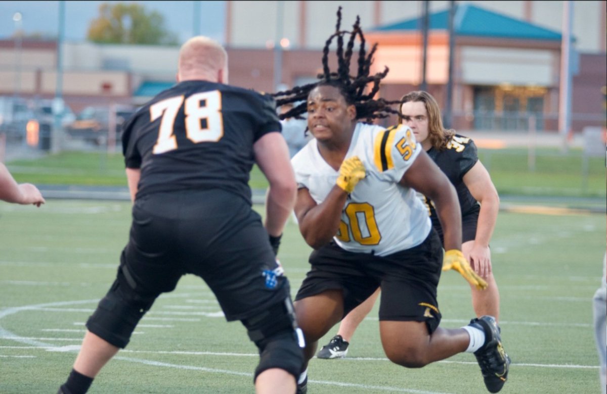 Amari Vaughn (@avaughn_50) on Twitter photo Avon Football College Day 2025
Photo by: <a href="/IndianaPreps/">Indiana Preps</a>
<a href="/WillDJohnsonIII/">William Johnson III</a> <a href="/bigwilliej78/">William D Johnson Jr</a> <a href="/AvonFBOrioles/">Avon Football</a> <a href="/RobGibsonHC/">Rob Gibson</a> Avon Football College Day 2025
Photo by: <a href="/IndianaPreps/">Indiana Preps</a>
<a href="/WillDJohnsonIII/">William Johnson III</a> <a href="/bigwilliej78/">William D Johnson Jr</a> <a href="/AvonFBOrioles/">Avon Football</a> <a href="/RobGibsonHC/">Rob Gibson</a>