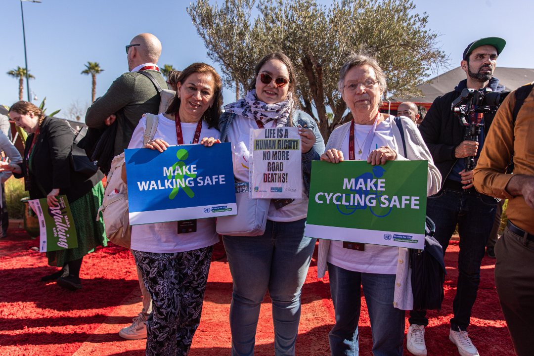 Join WHO's global and regional webinars during the 8th UN Global Road Safety Week to learn why walking and cycling is so important, and how we can make it safer.

👇
who.int/campaigns/un-g…

#MakeWalkingSafe #MakeCyclingSafe