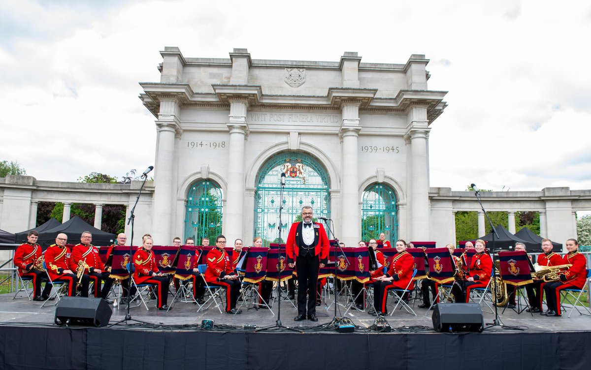 🎺 Concert for peace 🎺

The Band of the Royal Engineers, Nottingham Military Wives Choir and the Ukrainian Community Ensemble entertained with contemporary music, European folk songs and classic marching band tunes on Victoria Embankment during Sunday’s VE Day 80 celebrations.