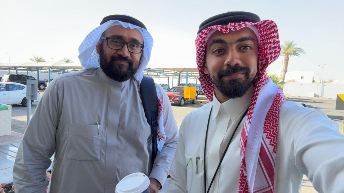 بحمد الله، انتهينا اليوم من أول أيام مقابلات القبول لبرنامج طب الأسرة، برفقة الزميل العزيز د. هشام بالعمش.
بداية موفقة بإذن الله، ونتمنى التوفيق لجميع المتقدمين.