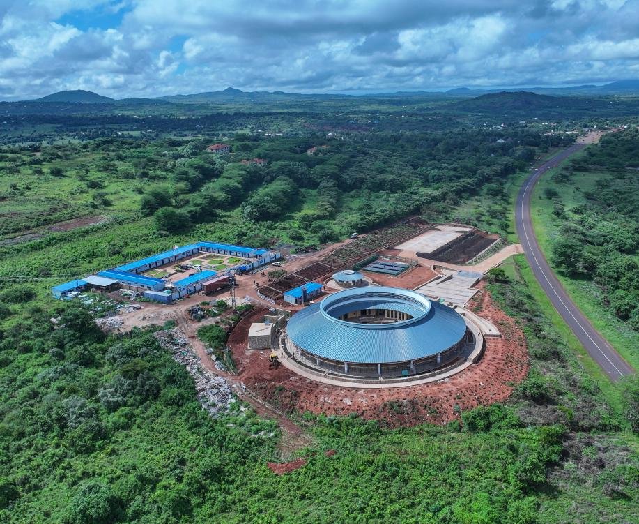 ChenMingjian_CN's tweet photo. Glad to see that Tanzania's #Ngorongoro Lengai UNESCO Global Geopark is experiencing a revival through China's first foreign-aid geological park project. The geopark's museum will open in June as a landmark building, introducing visitors to an exhibition of Tanzania's rich geological and cultural heritage.