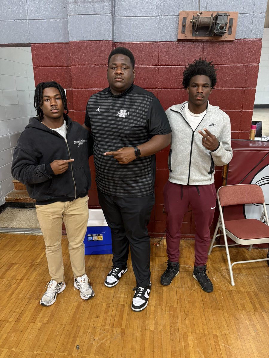 I appreciate you coming to visit us today <a href="/CoachJones_75/">Jermaine Jones Jr</a> , loved hearing about the recruiting and what it takes to get to the next level !!

<a href="/DaeMuney/">Daniel Richardson</a>