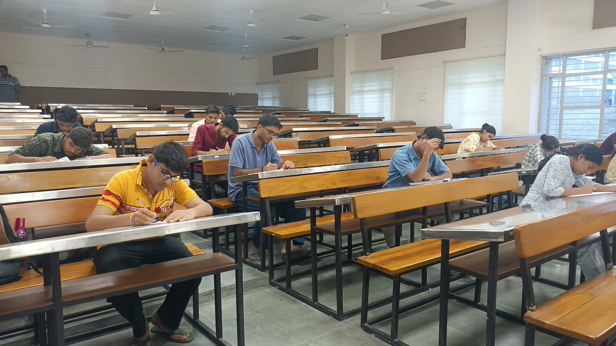 niamt_ranchi's tweet image. Yoga Day Article Writing Competition was held today at LHC 101!
Students penned powerful pieces on a surprise theme, celebrating the spirit of International Yoga Day.
Stay tuned for prize results!
#NIAMT #YogaDay #ArticleWriting  #CampusEvents #InternationalYogaDay2025