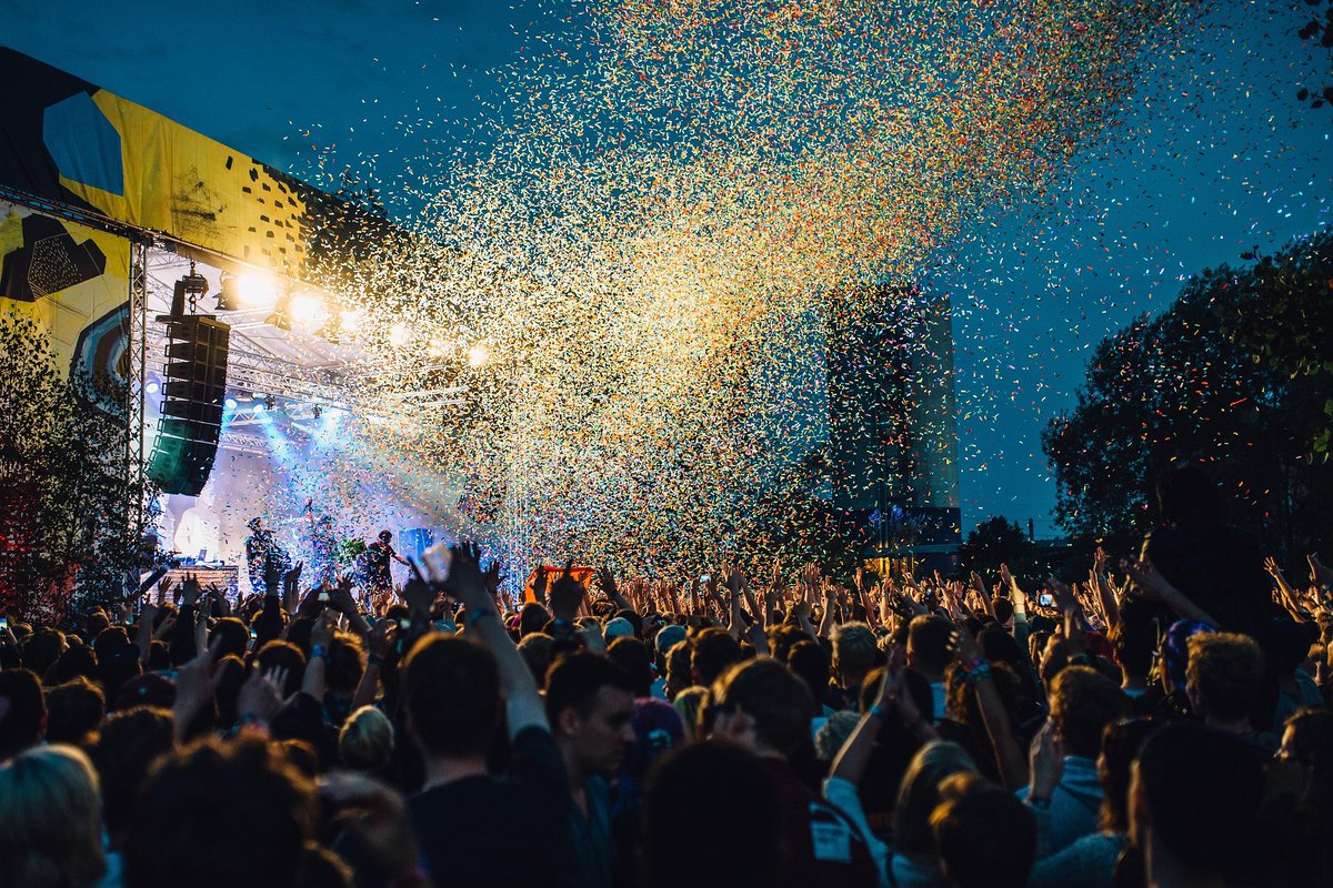 Go out with a bang!
New to our hire stock MagicFX Powershot Confetti Shooters and 4 way EFFECT’IVATOR controller.
Check out our Stage effects below.
enlx.co.uk/product-catego…